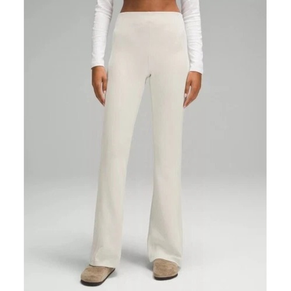Lululemon Ribbed Softstreme Flared Pant Regular Bone Ivory Size 4 W5GVKS